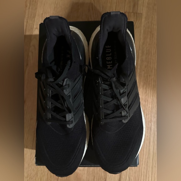 ADIDAS ULTRABOOST 21 BLACK WOMEN’S RUNNING SNEAKER WITH BOX. (10) - Picture 1 of 13